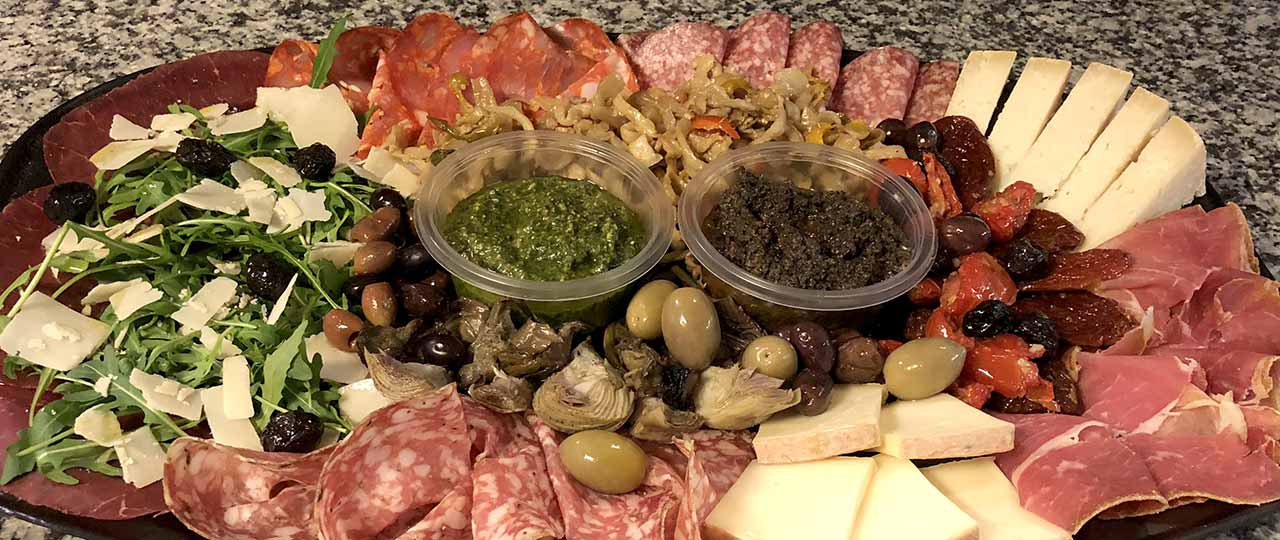 Antipasto Misto traditionel italiensk platte hos Il Mercatino